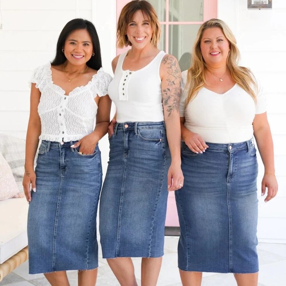 NWT Judy Blue High Rise Raw Hem Mid Length Denim Skirt Size LARGE Med Blue - Picture 8 of 10